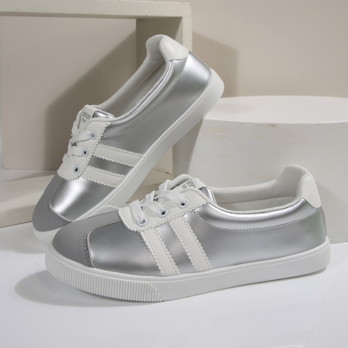 Embroidery White - Sepatu Sneakers Wanita Gaya Korea untuk