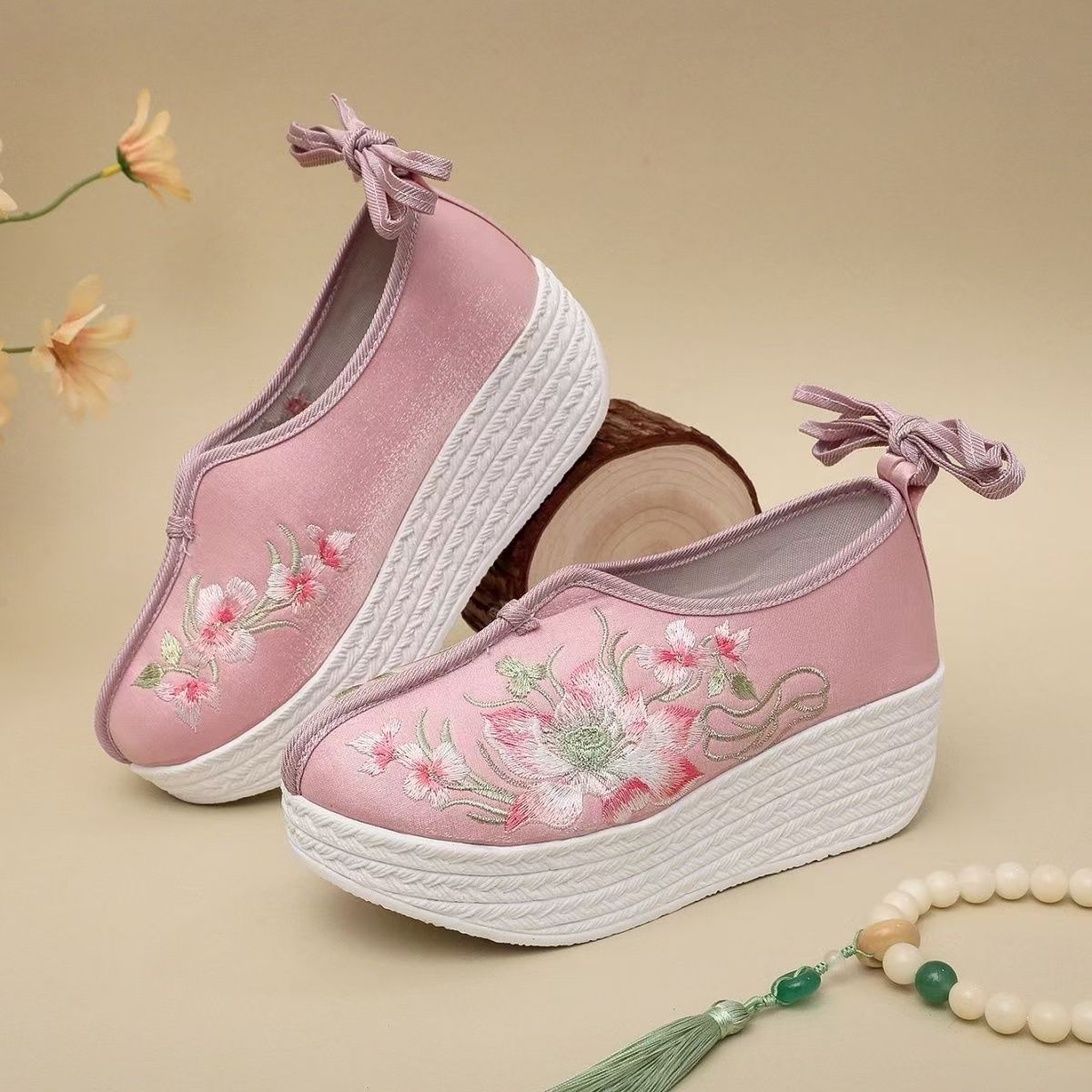 Embroidery Skirt - Sepatu Wanita Gaya Etnik Wedges Bordir