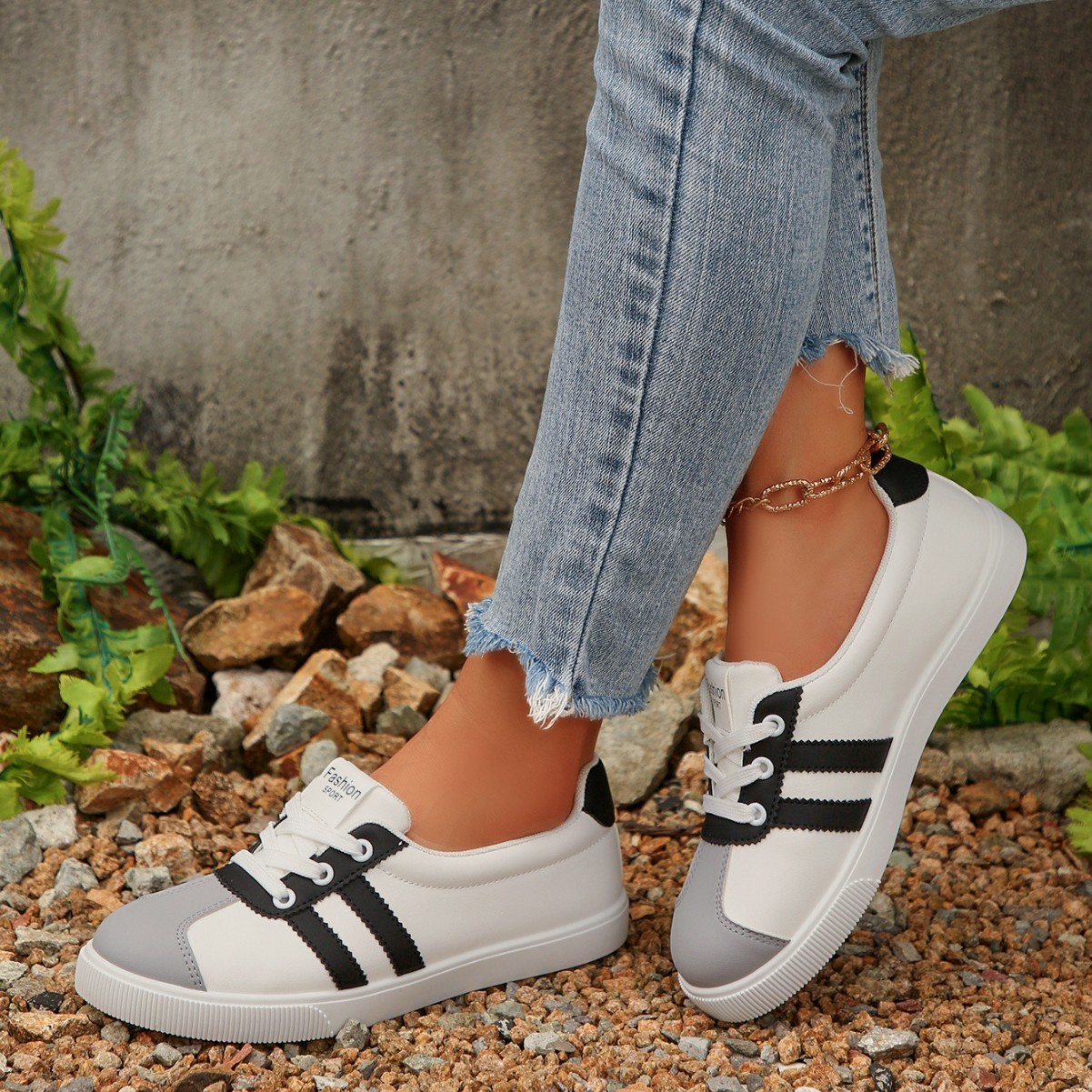 Sepatu Sneakers Wanita Gaya Ko - Embroidery White ulasan dan harga