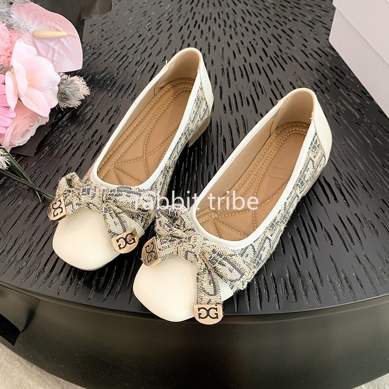 Sepatu Tunggal Wanita Perancis - Embroidery Skirt ulasan dan harga