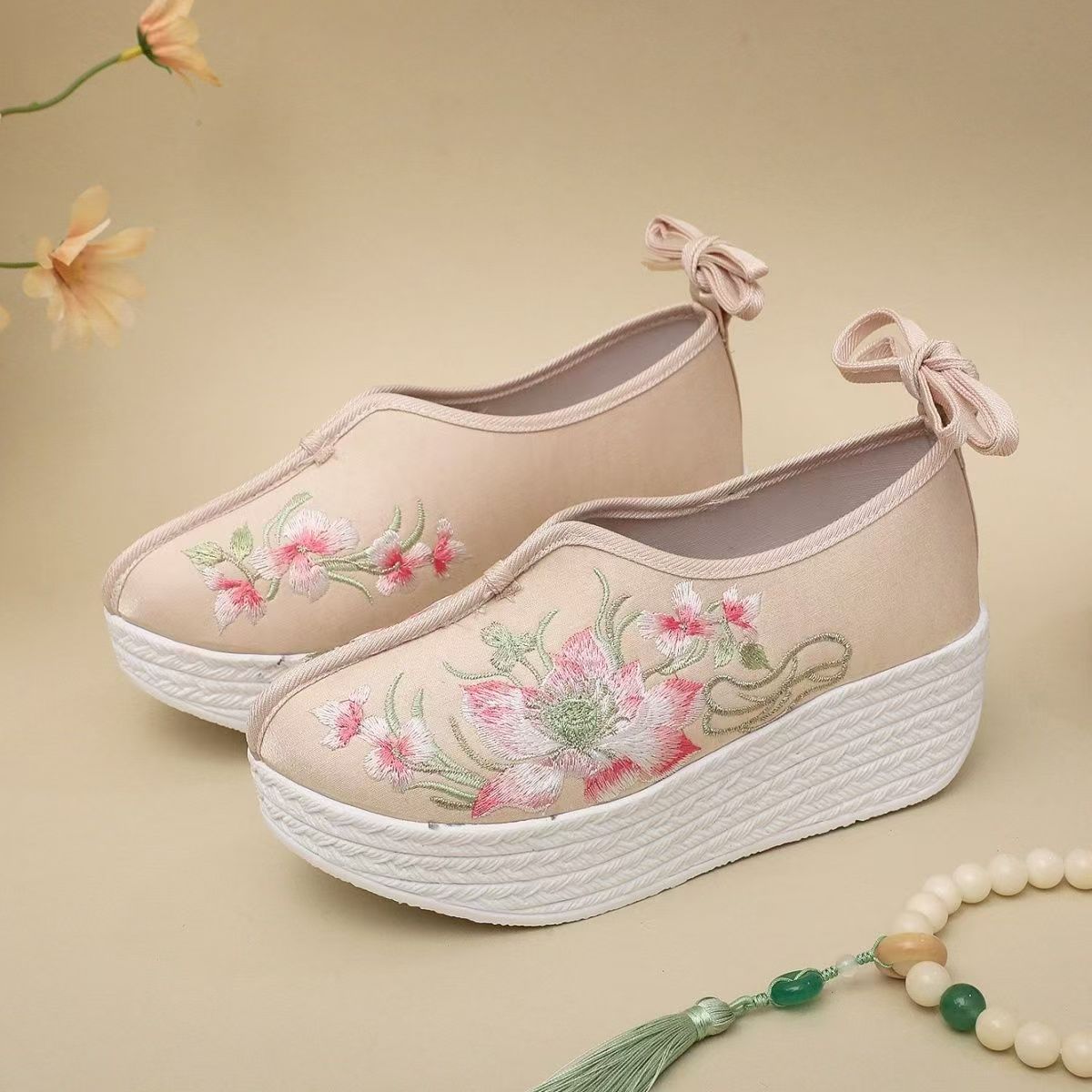 Sepatu Wanita Gaya Etnik Wedge - Embroidery Skirt ulasan dan harga