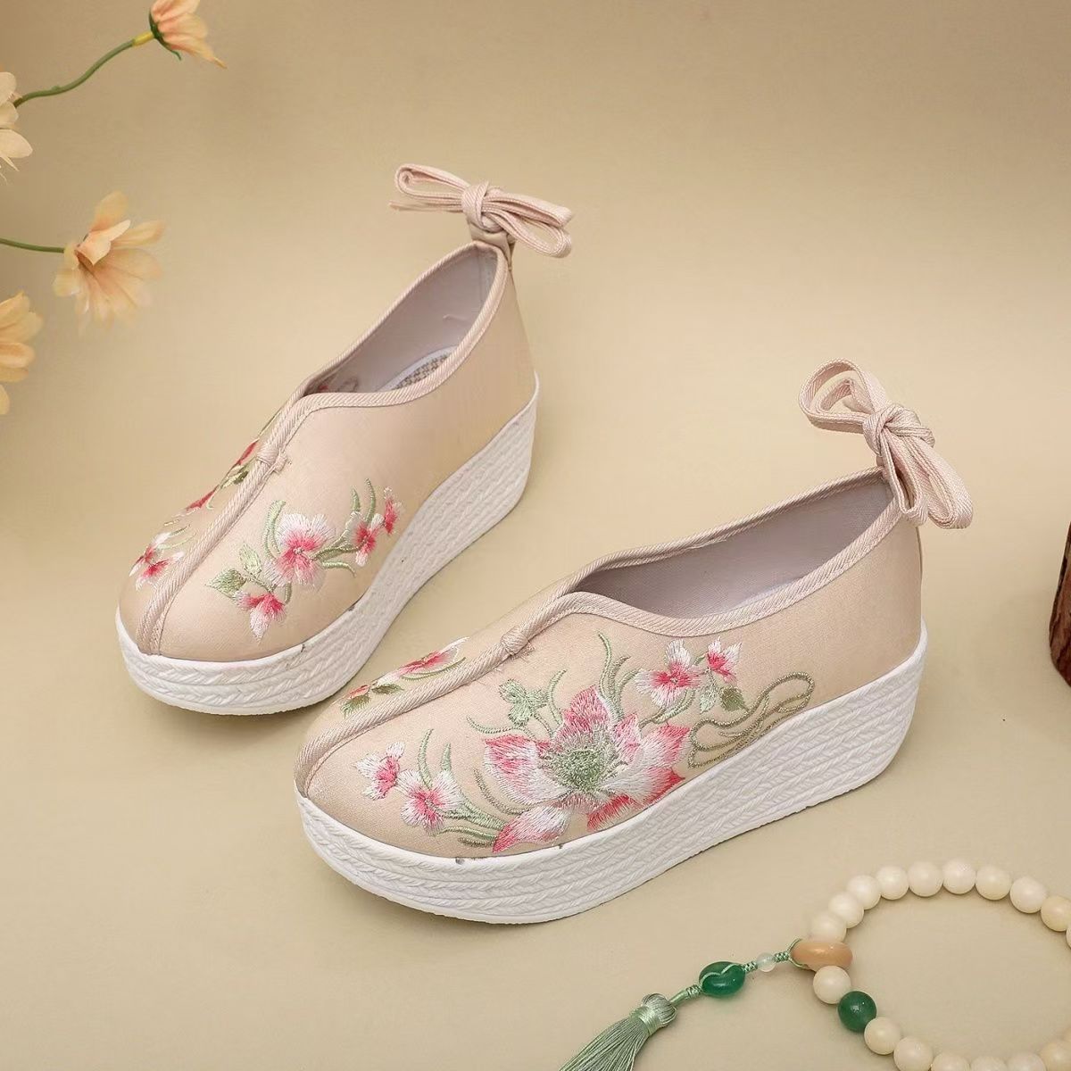 Sepatu Wanita Gaya Etnik Wedge - Embroidery Skirt ulasan dan harga